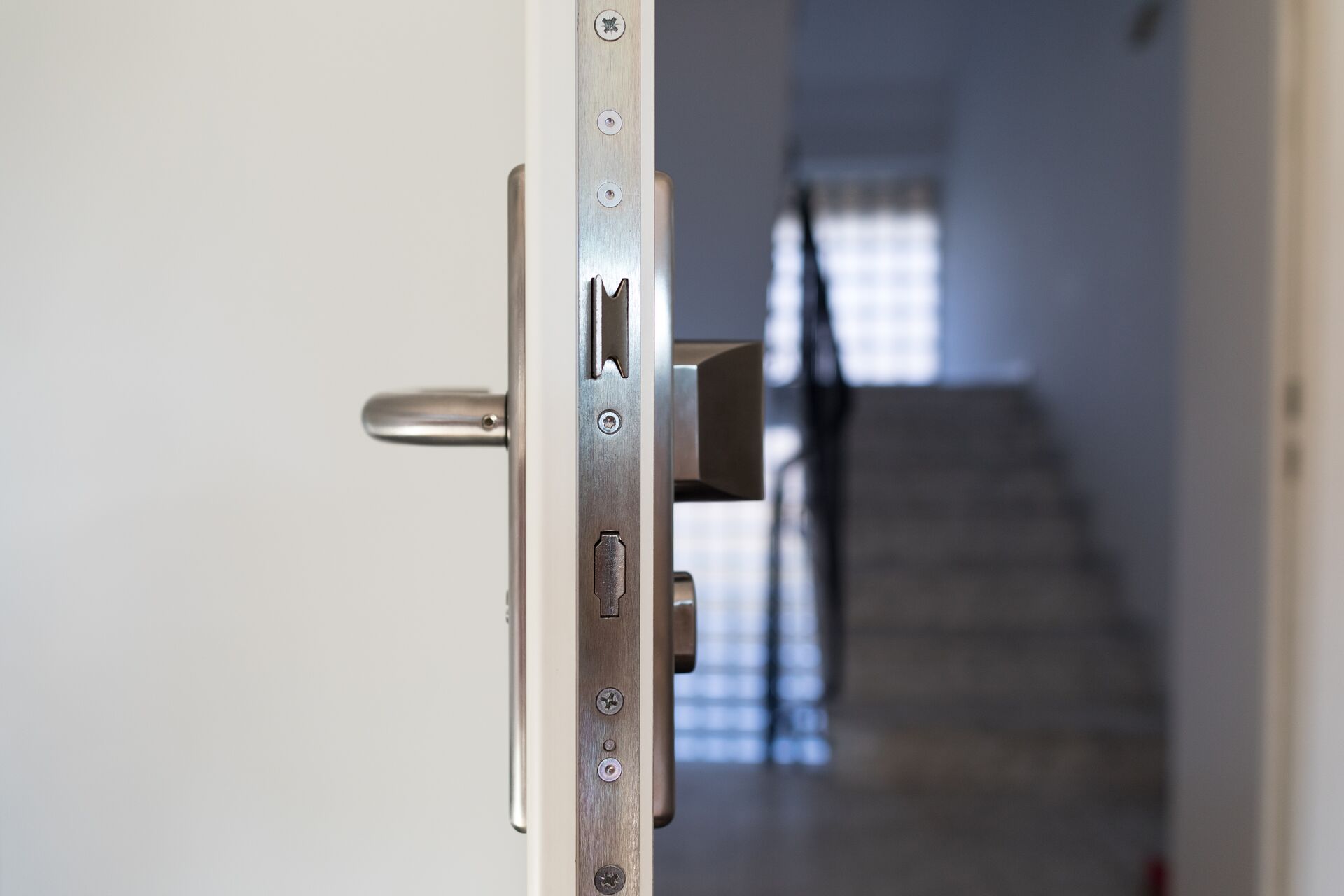 Schallschutztüren zur Schalldämmung im Wohnhaus, Bürohaus & Schulen