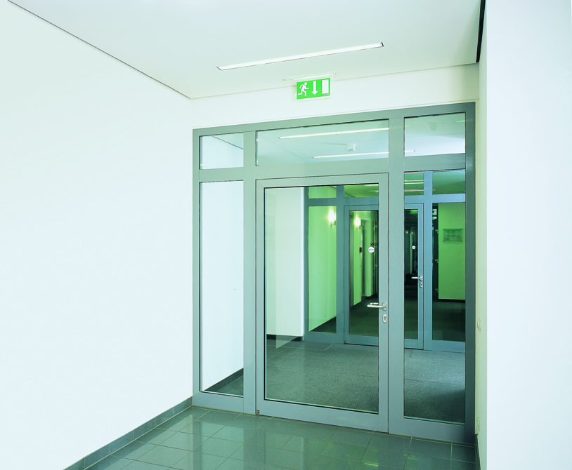 Objekttür & Schallschutztür - u.a. in Bürohaus, Schule & Krankenhaus